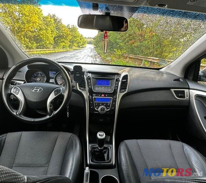 2012' Hyundai i30 photo #4