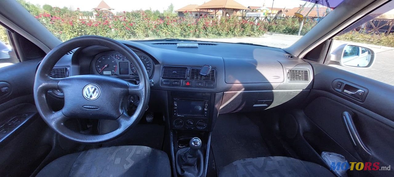 2000' Volkswagen Golf photo #2