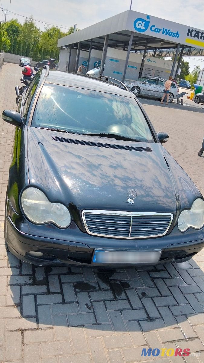 2002' Mercedes-Benz C-Class photo #1