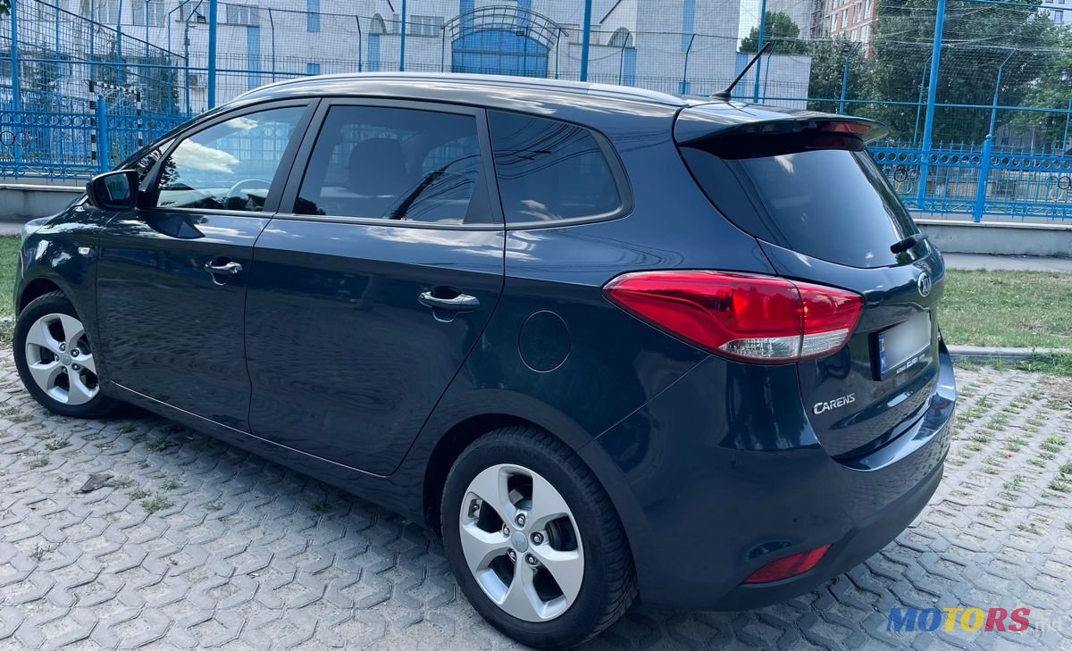 2014' Kia Carens photo #4