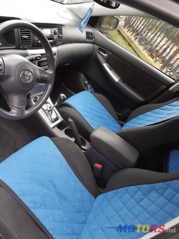 2005' Toyota Corolla photo #1