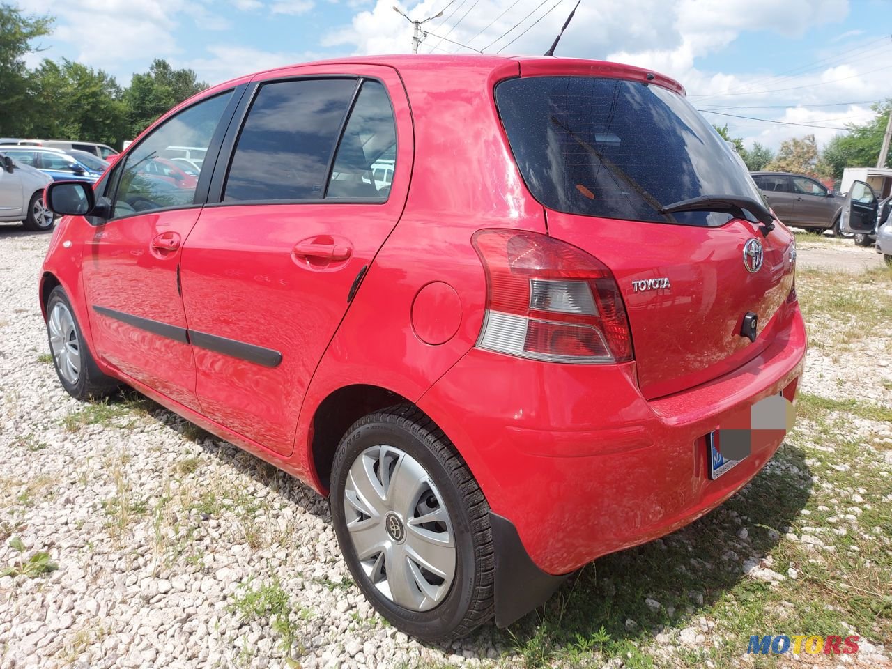 2011' Toyota Yaris photo #4