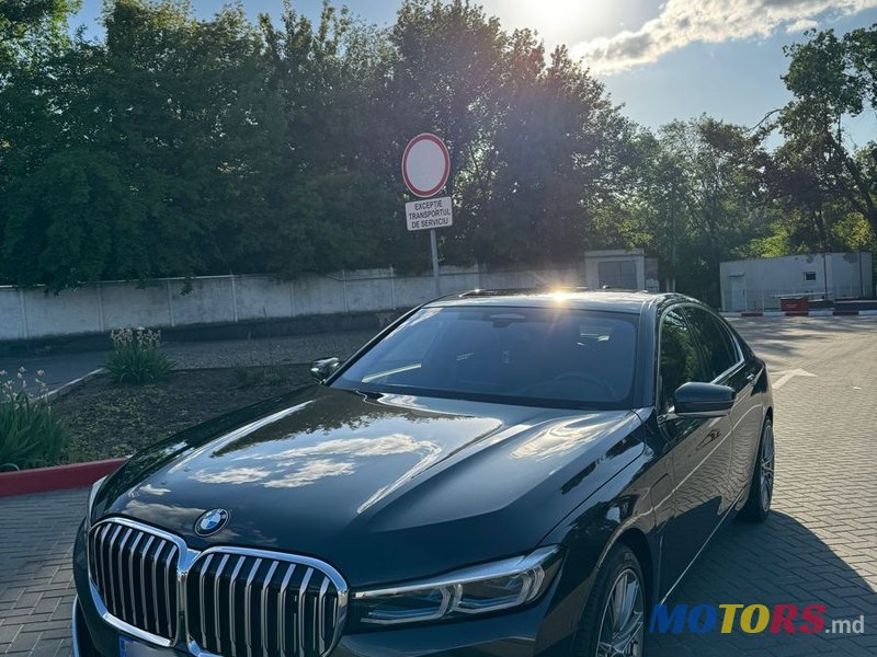 2019' BMW 7 Series photo #1