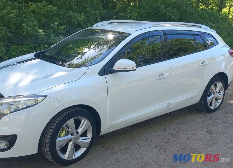 2012' Renault Megane photo #2