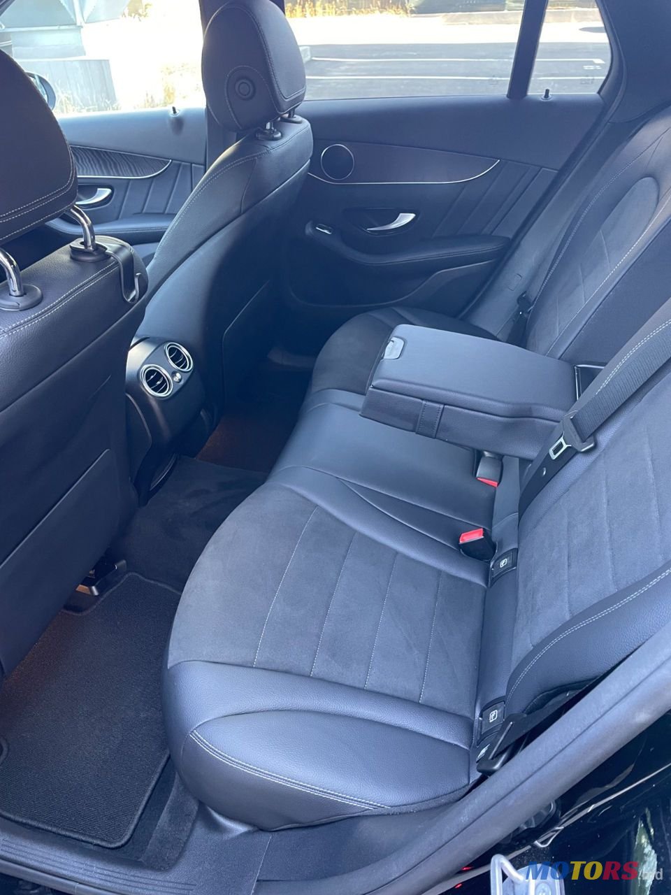 2018' Mercedes-Benz Glc photo #6