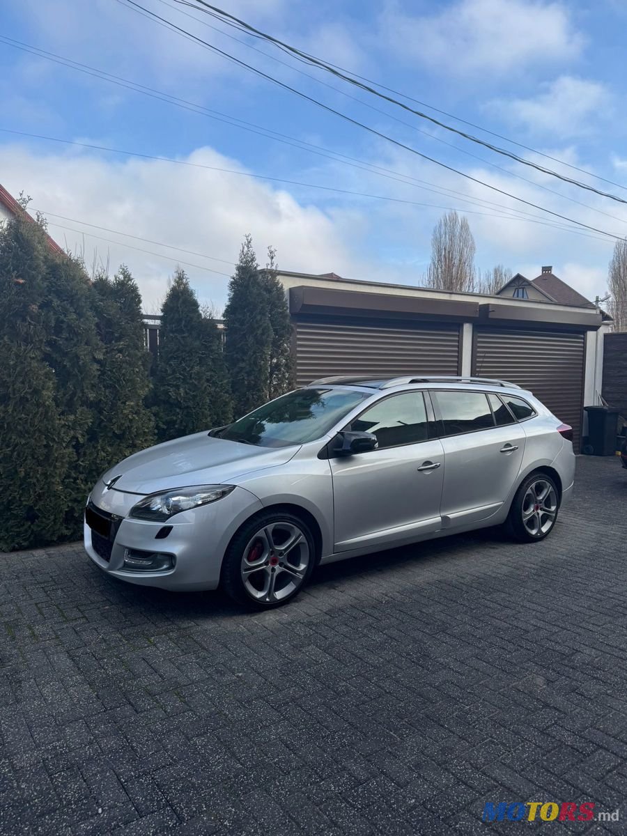 2012' Renault Megane photo #5