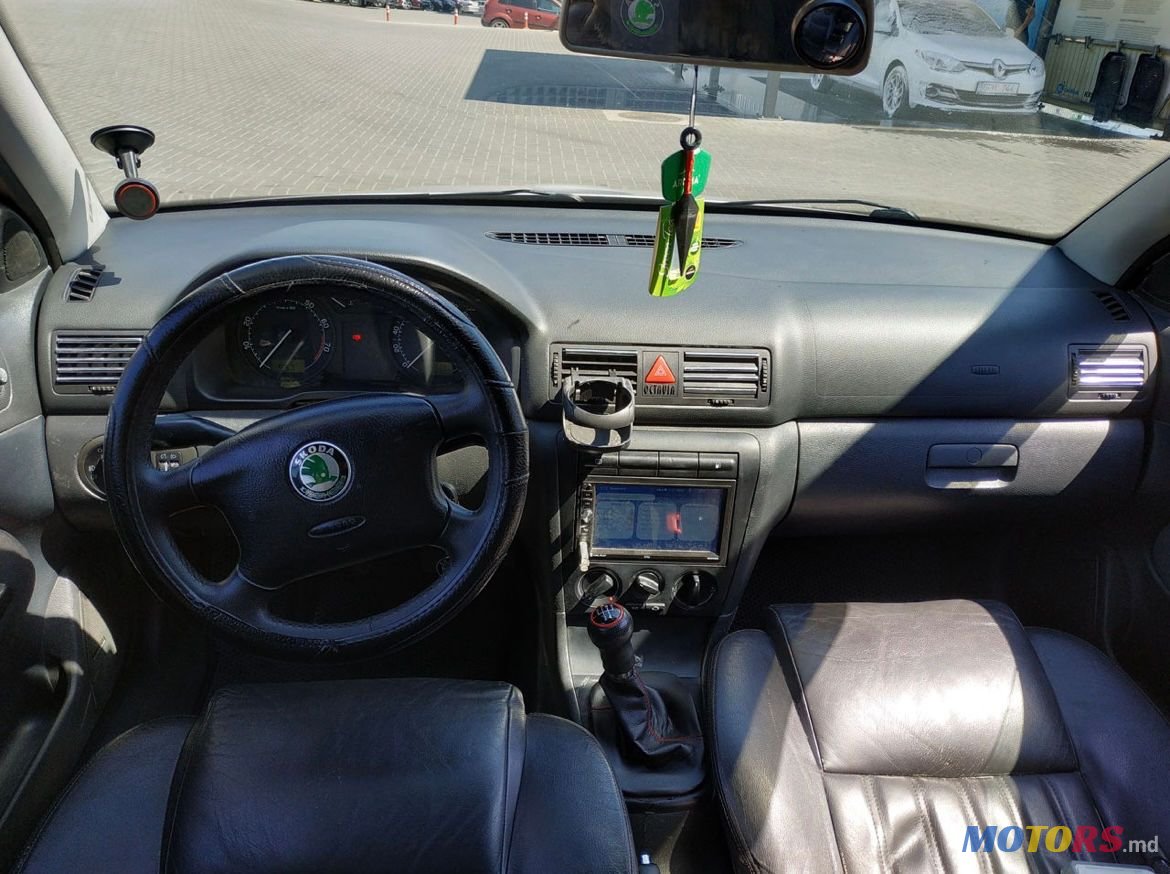 2004' Skoda Octavia photo #2