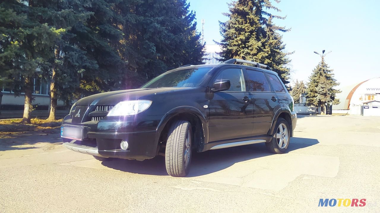 2008' Mitsubishi Outlander photo #1