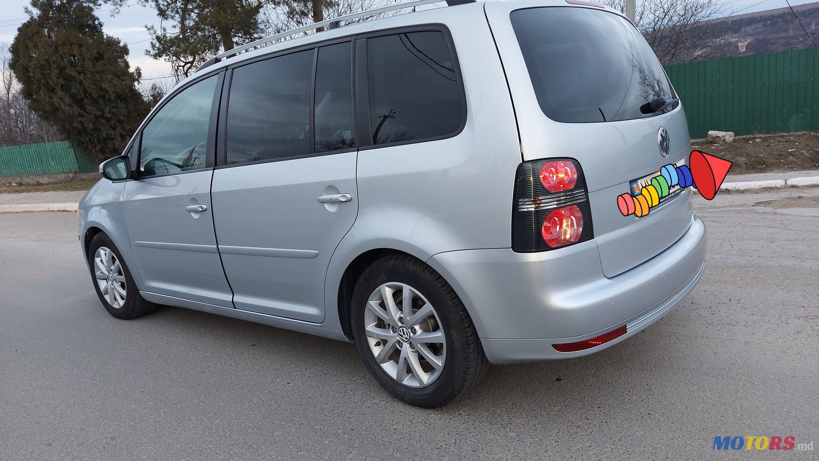 2010' Volkswagen Touran photo #3