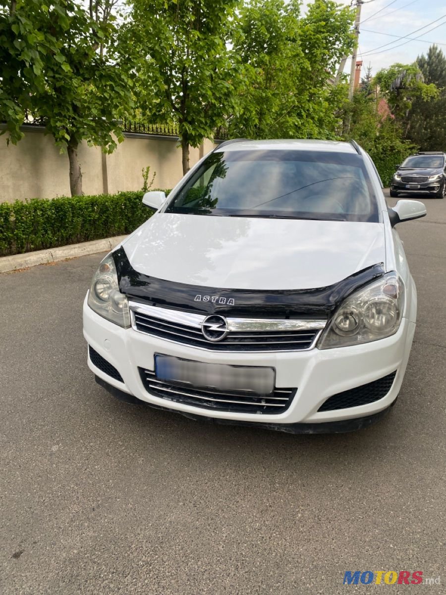 2008' Opel Astra photo #5