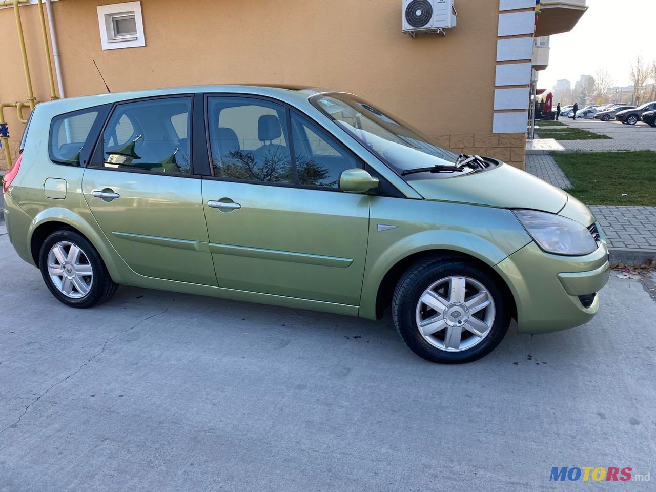 2007' Renault Grand Scenic photo #5