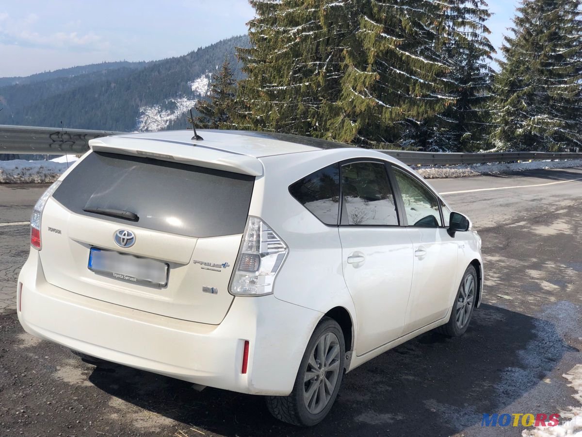 2012' Toyota Prius + photo #6