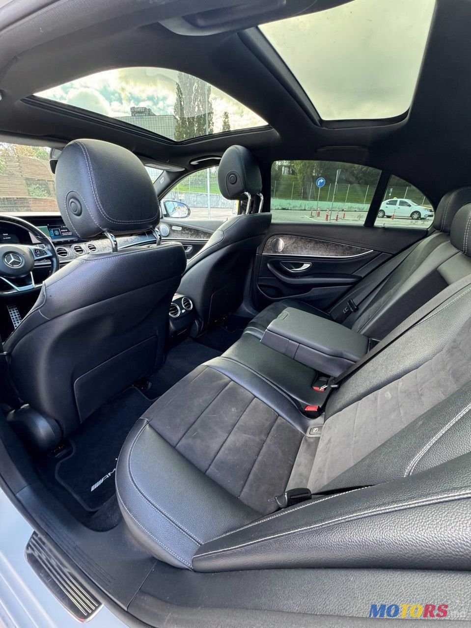 2017' Mercedes-Benz E-Class photo #6