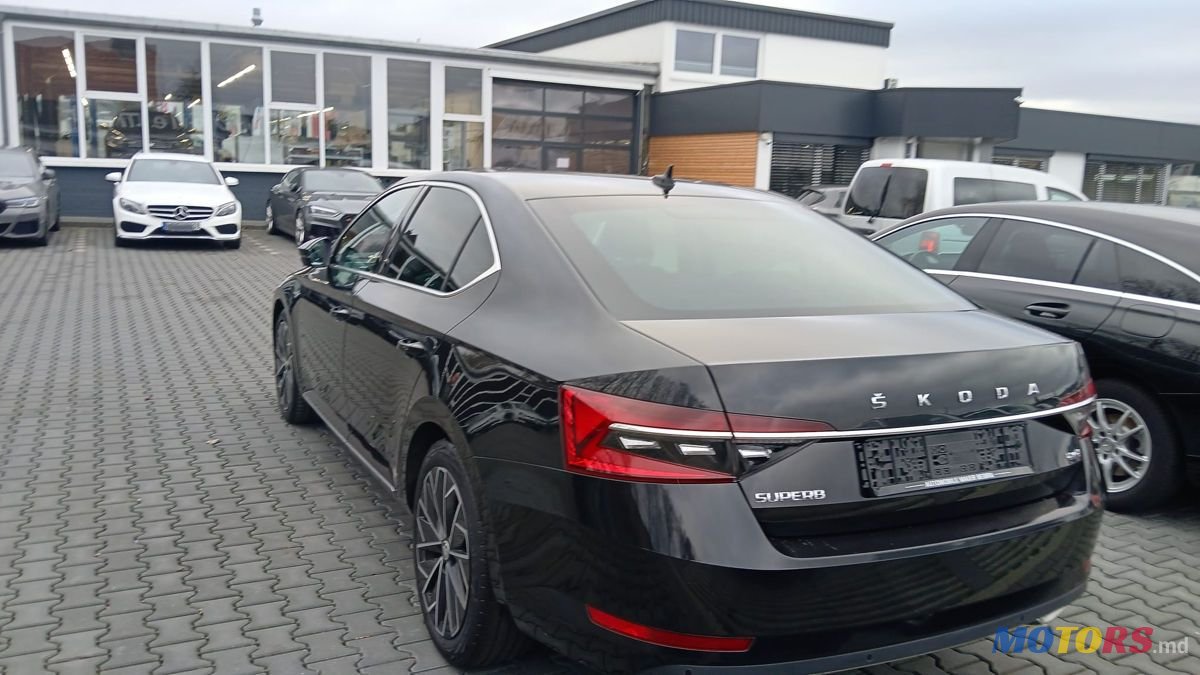 2022' Skoda Superb photo #2