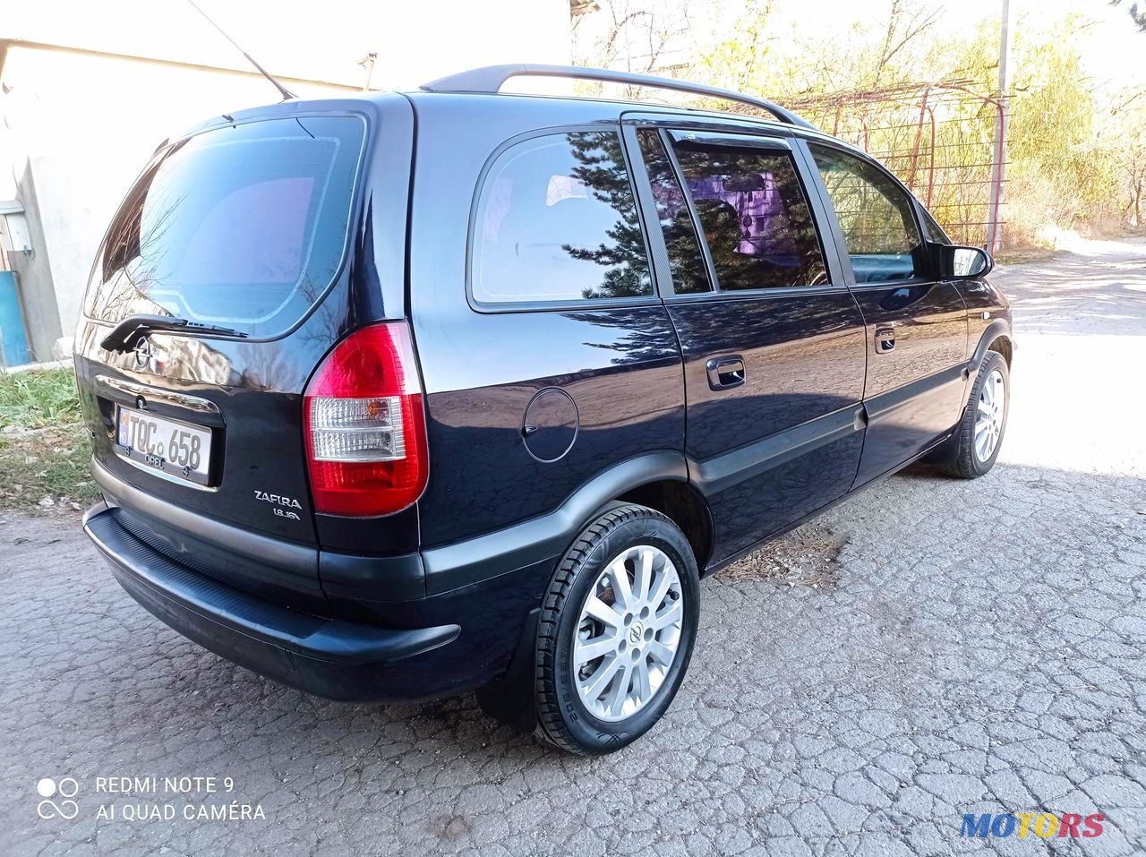 2004' Opel Zafira photo #1