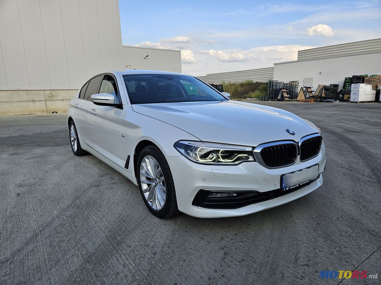 2018' BMW 5 Series photo #2