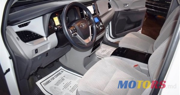 2017' Toyota Sienna 2017 Toyota Sienna photo #4