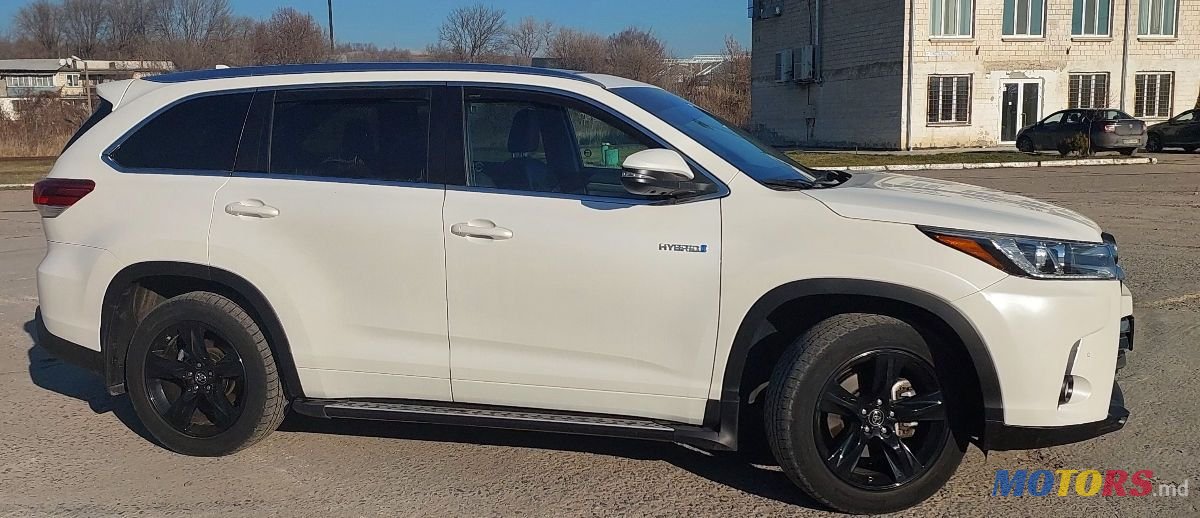 2017' Toyota Highlander photo #4