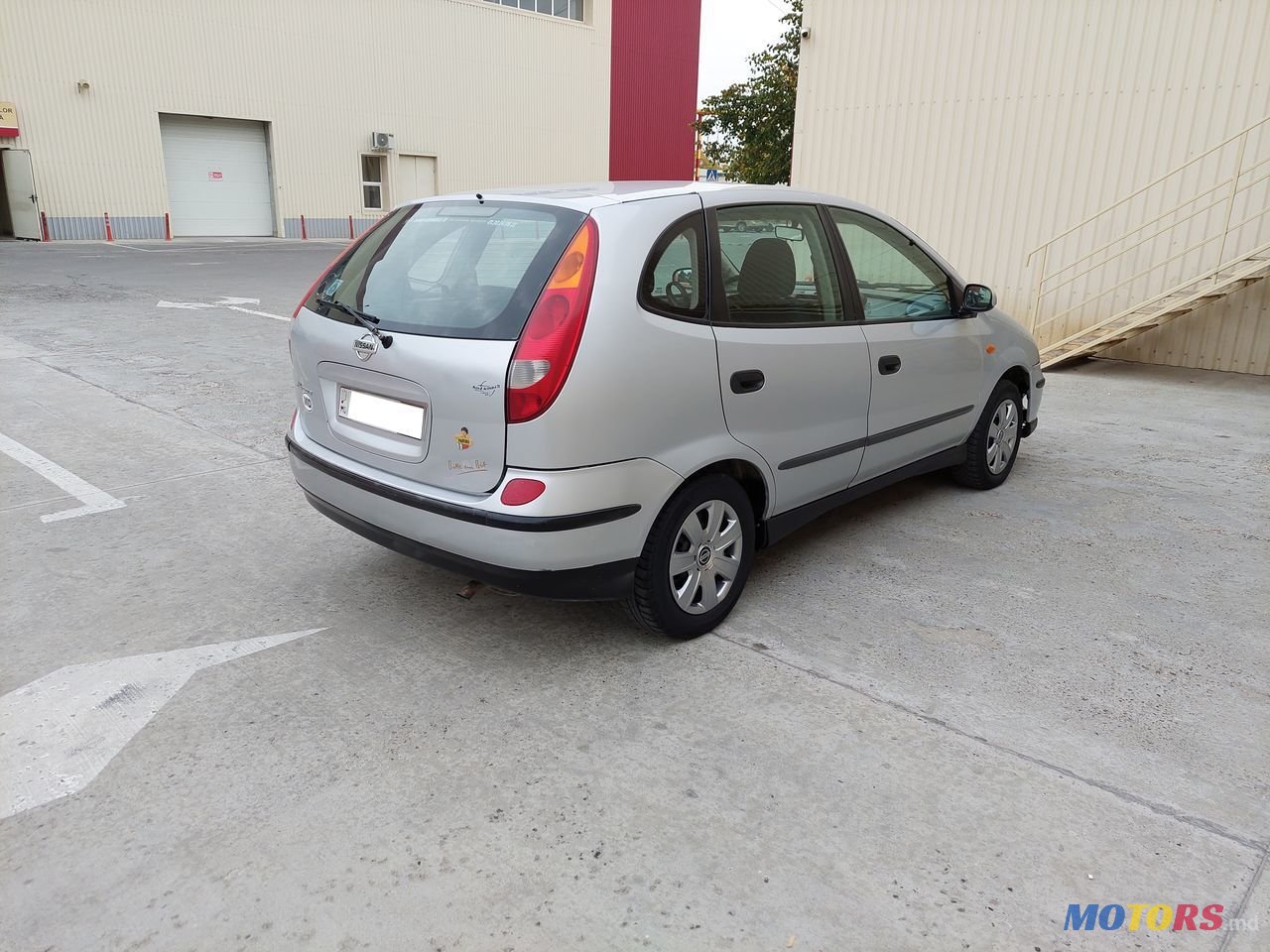 2003' Nissan Almera Tino photo #6