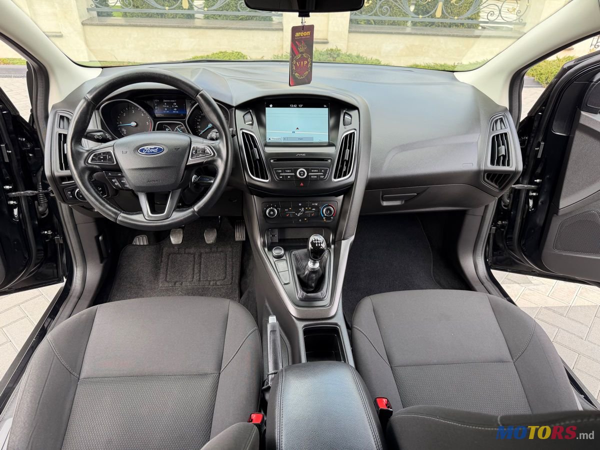 2017' Ford Focus photo #6