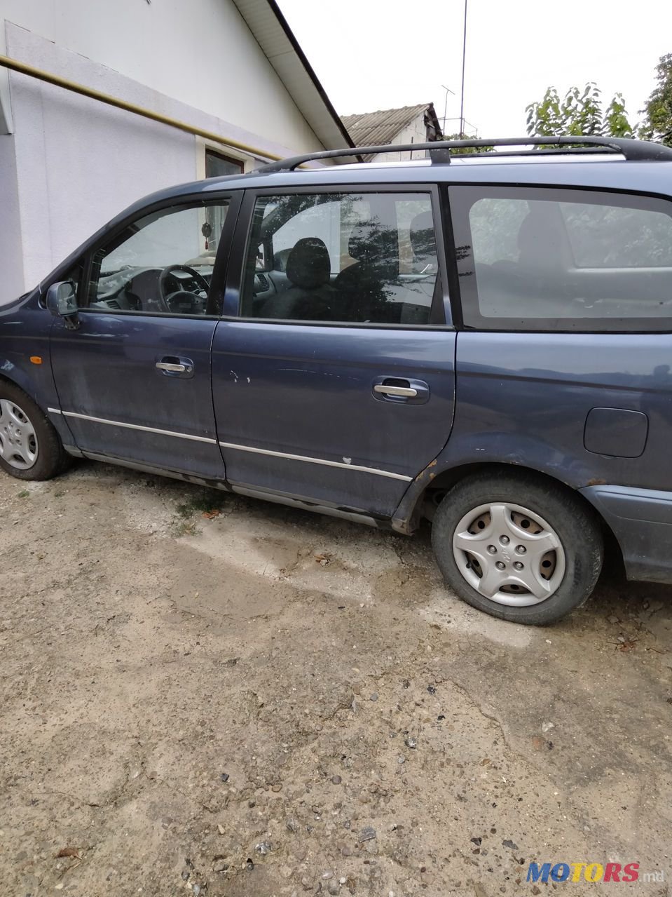 2001' Hyundai Trajet photo #3