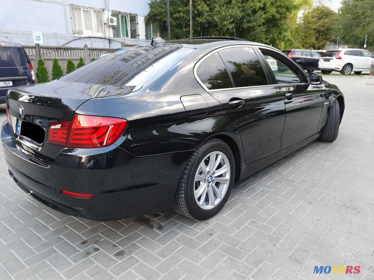 2012' BMW 5 Series photo #3