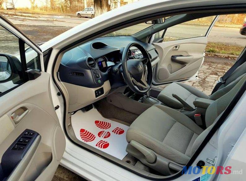 2010' Honda Insight photo #2