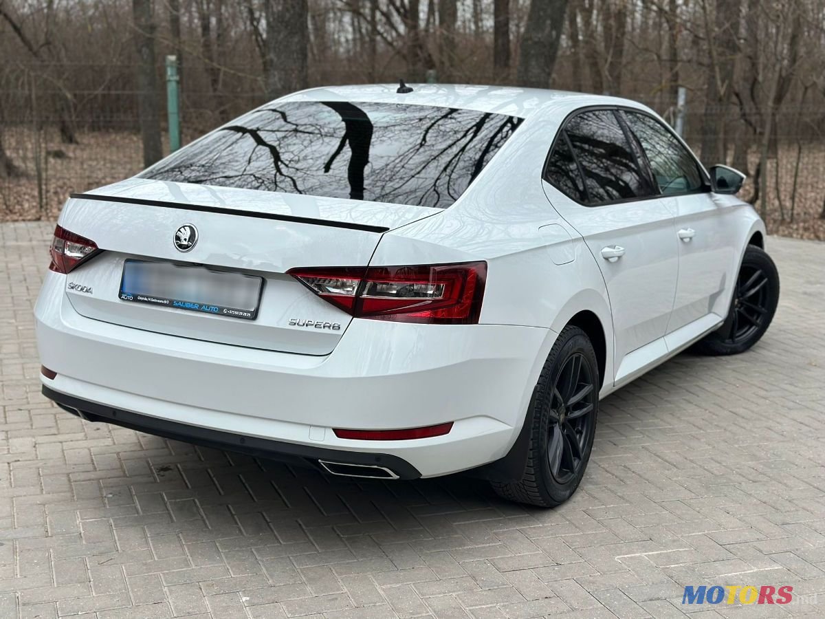 2015' Skoda Superb photo #4