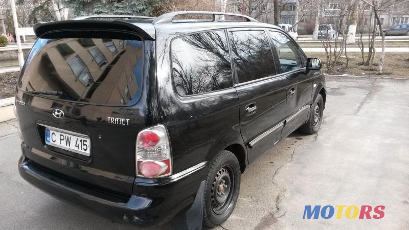 2005' Hyundai Trajet photo #2