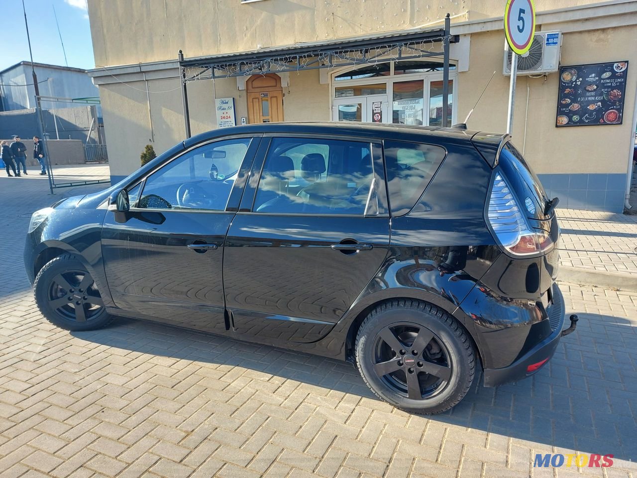 2012' Renault Scenic photo #5