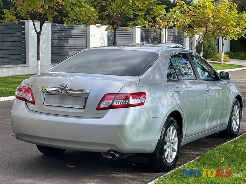 2011' Toyota Camry photo #3