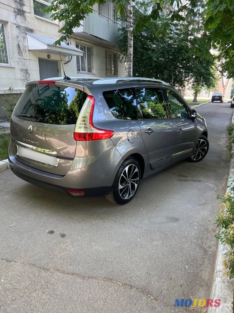 2014' Renault Grand Scenic photo #3
