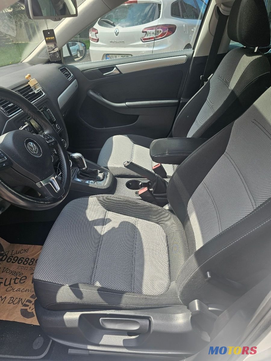 2013' Volkswagen Jetta photo #4