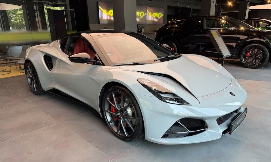 Un nou Lotus Emira Turbo SE la Chișinău, într-o combinație cromatică în premieră națională