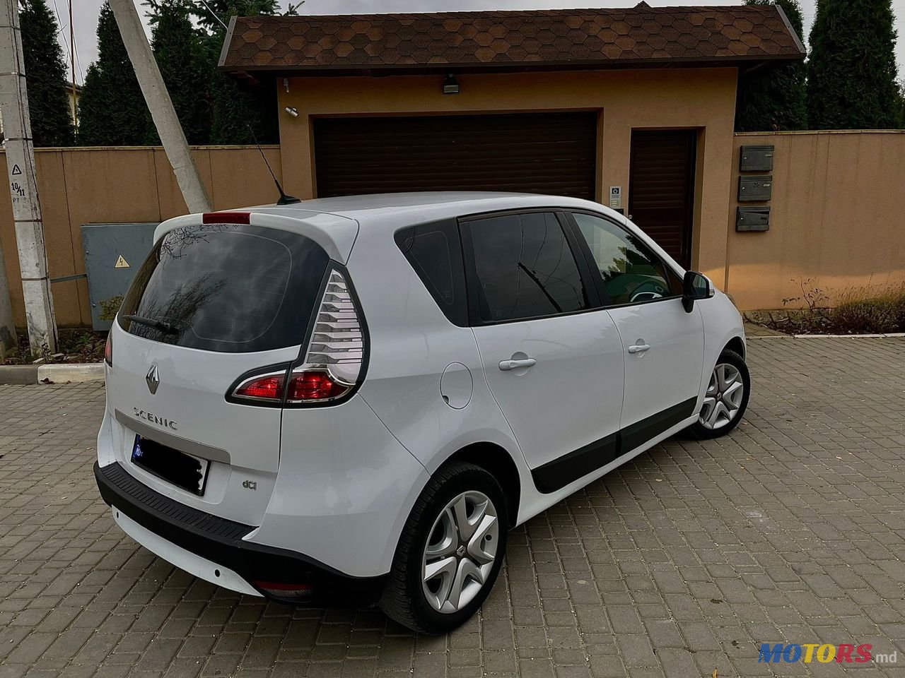 2012' Renault Scenic photo #5