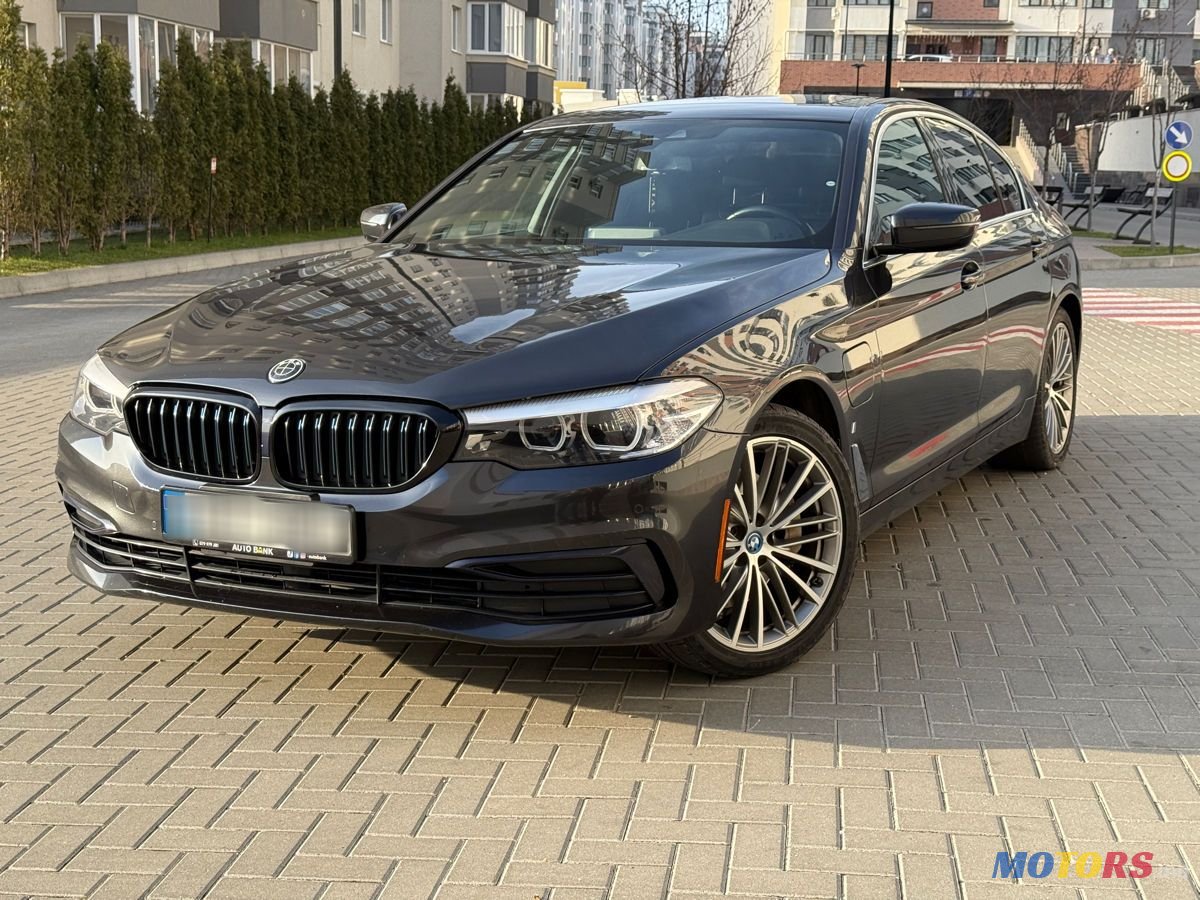 2019' BMW 5 Series photo #1