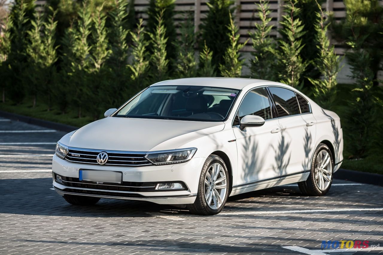 2017' Volkswagen Passat photo #1