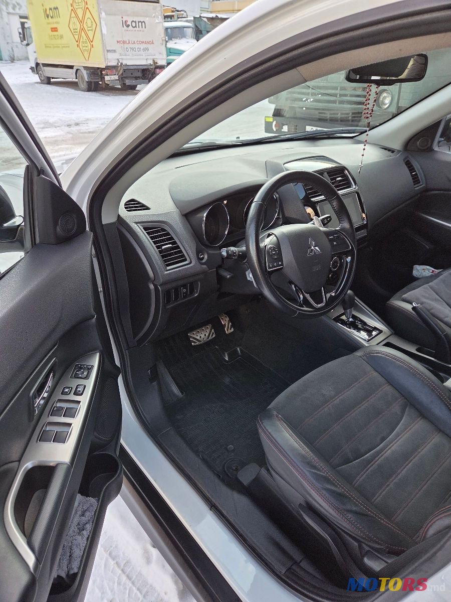 2019' Mitsubishi ASX photo #6