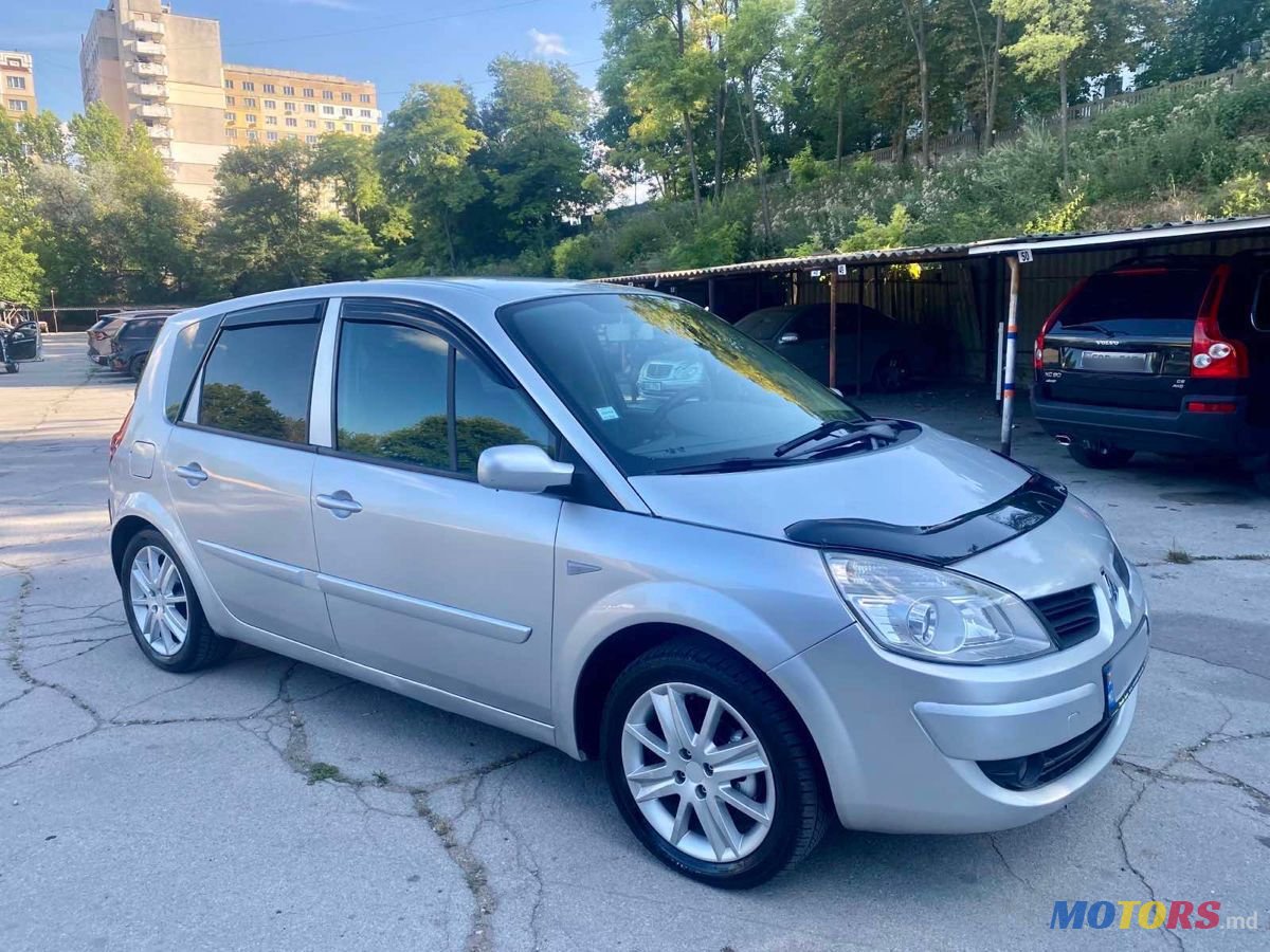 2009' Renault Scenic photo #3