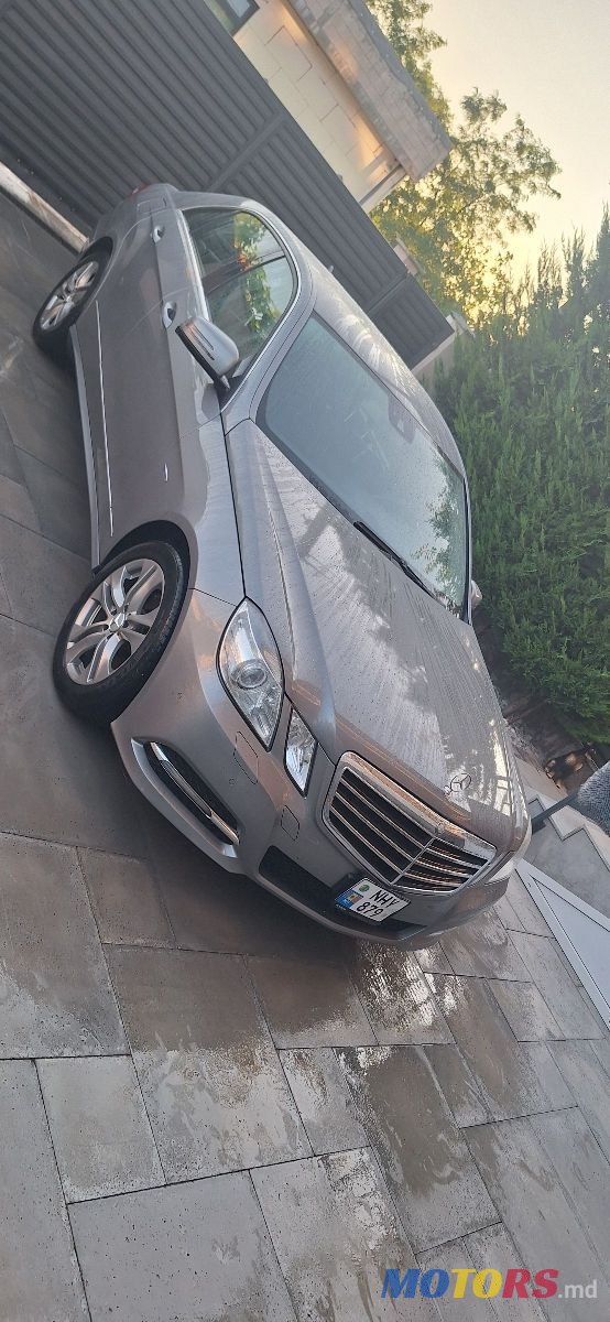 2011' Mercedes-Benz E-Class photo #1