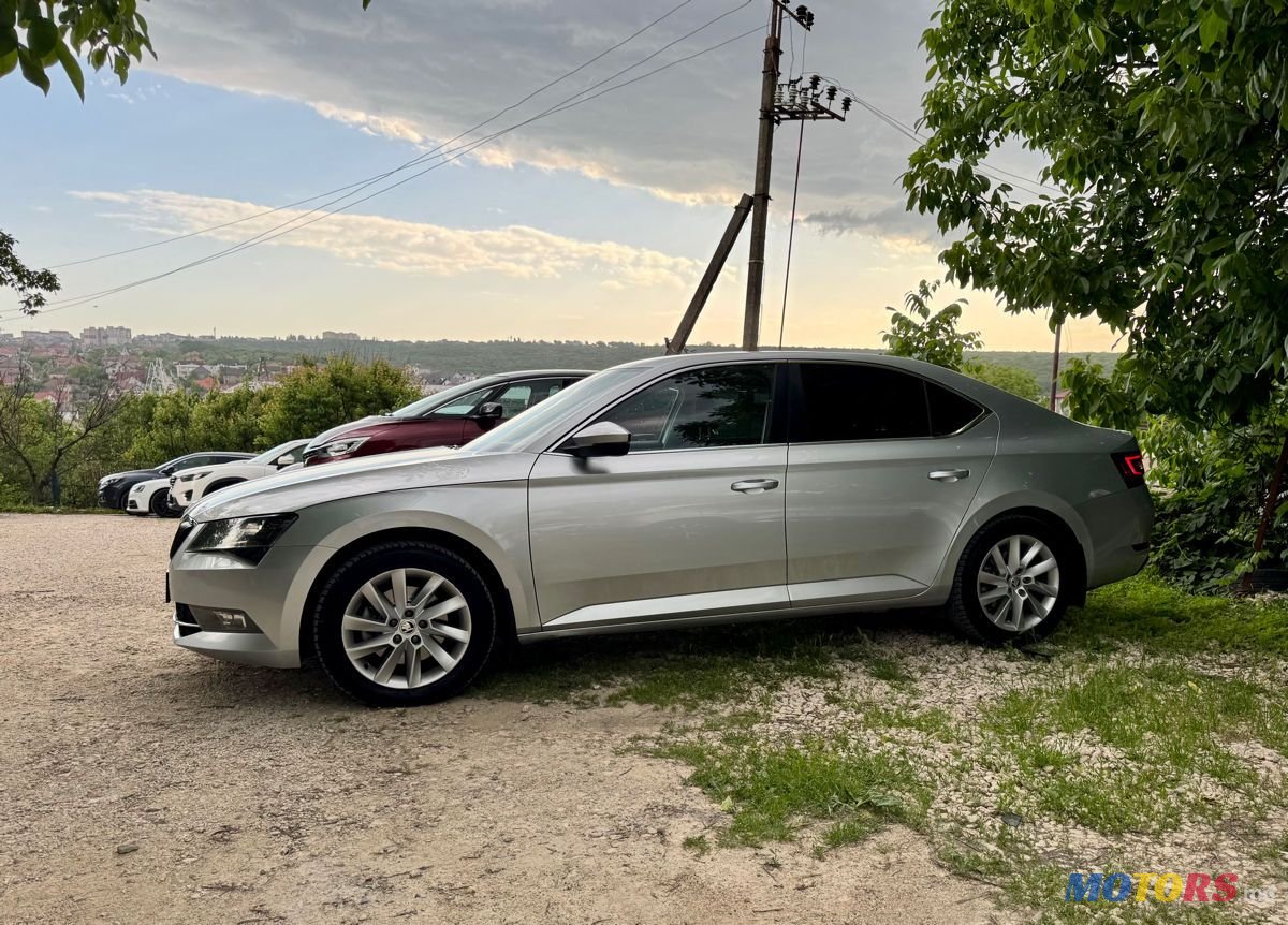 2019' Skoda Superb photo #2