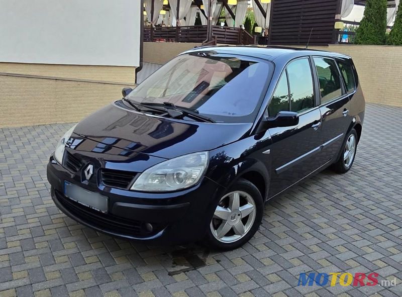 2008' Renault Grand Scenic photo #1