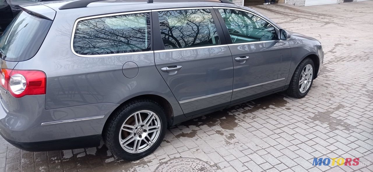 2007' Volkswagen Passat photo #2