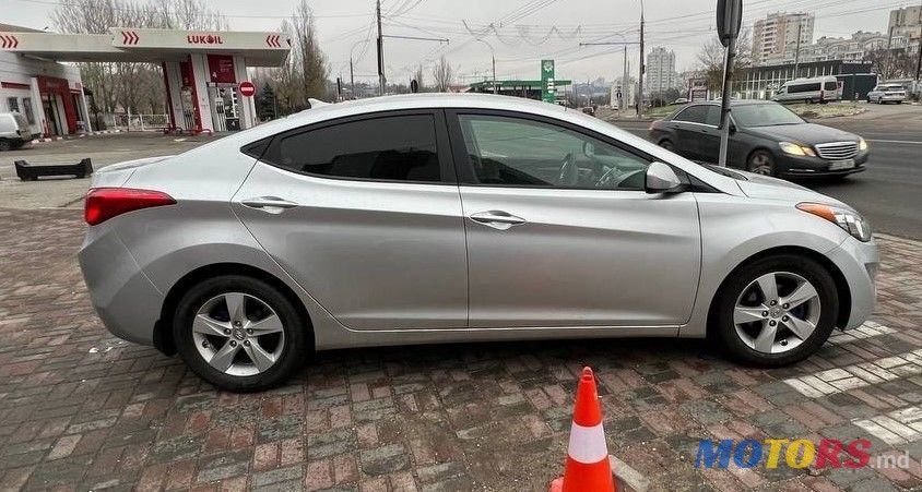 2013' Hyundai Elantra photo #1