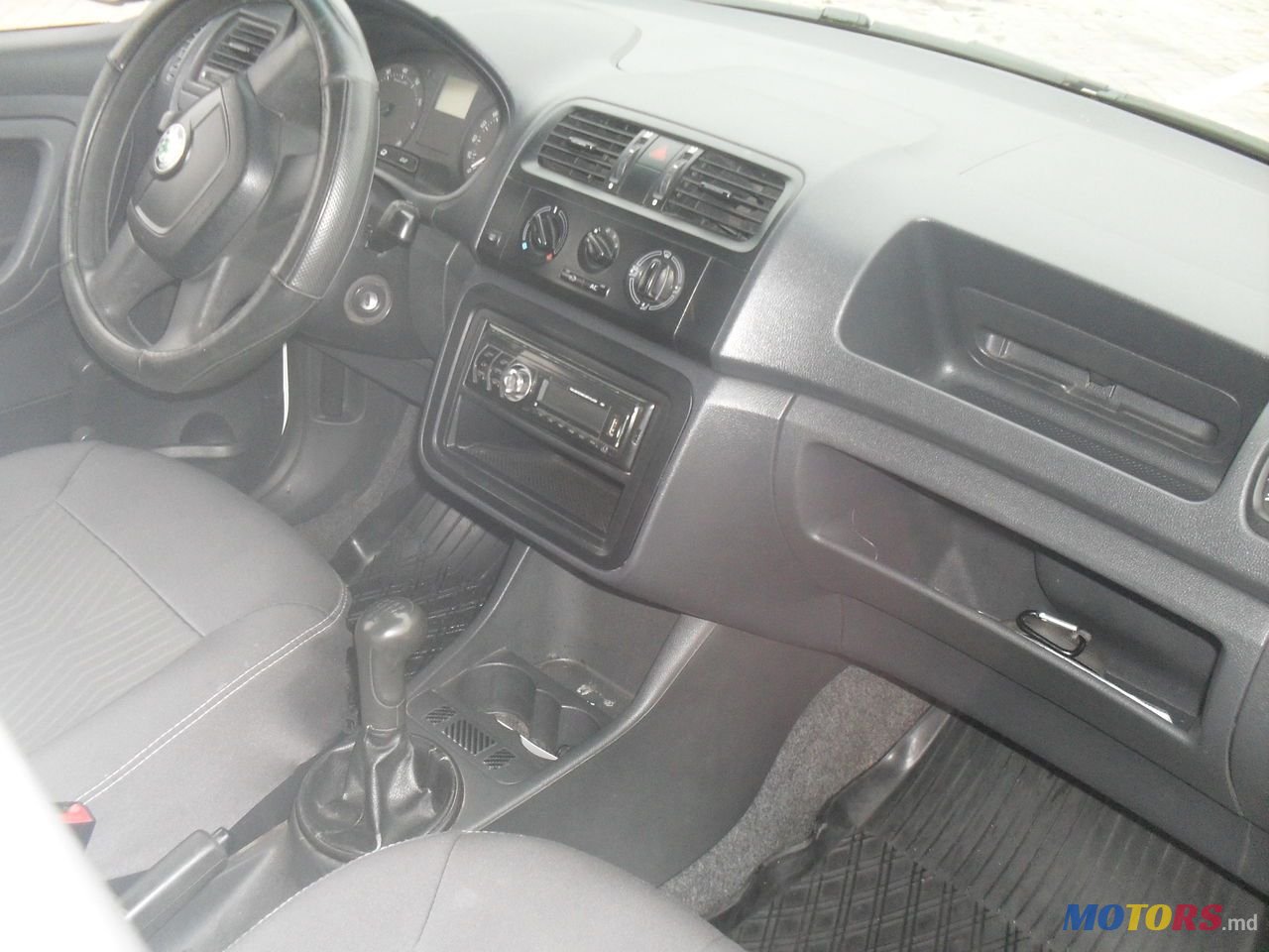 2011' Skoda Fabia photo #4