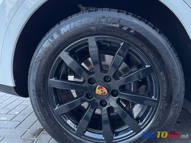 2018' Porsche Cayenne photo #5