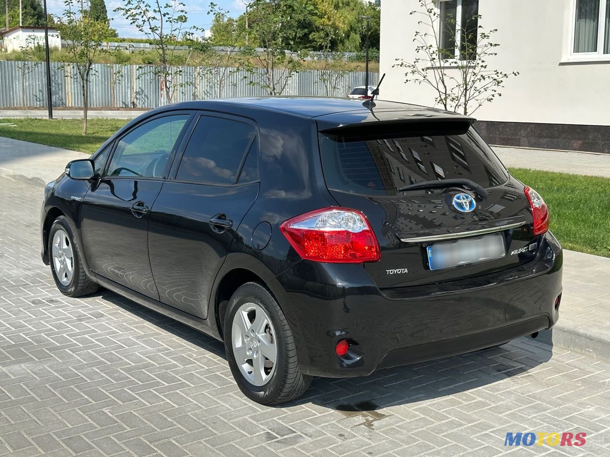2011' Toyota Auris photo #4