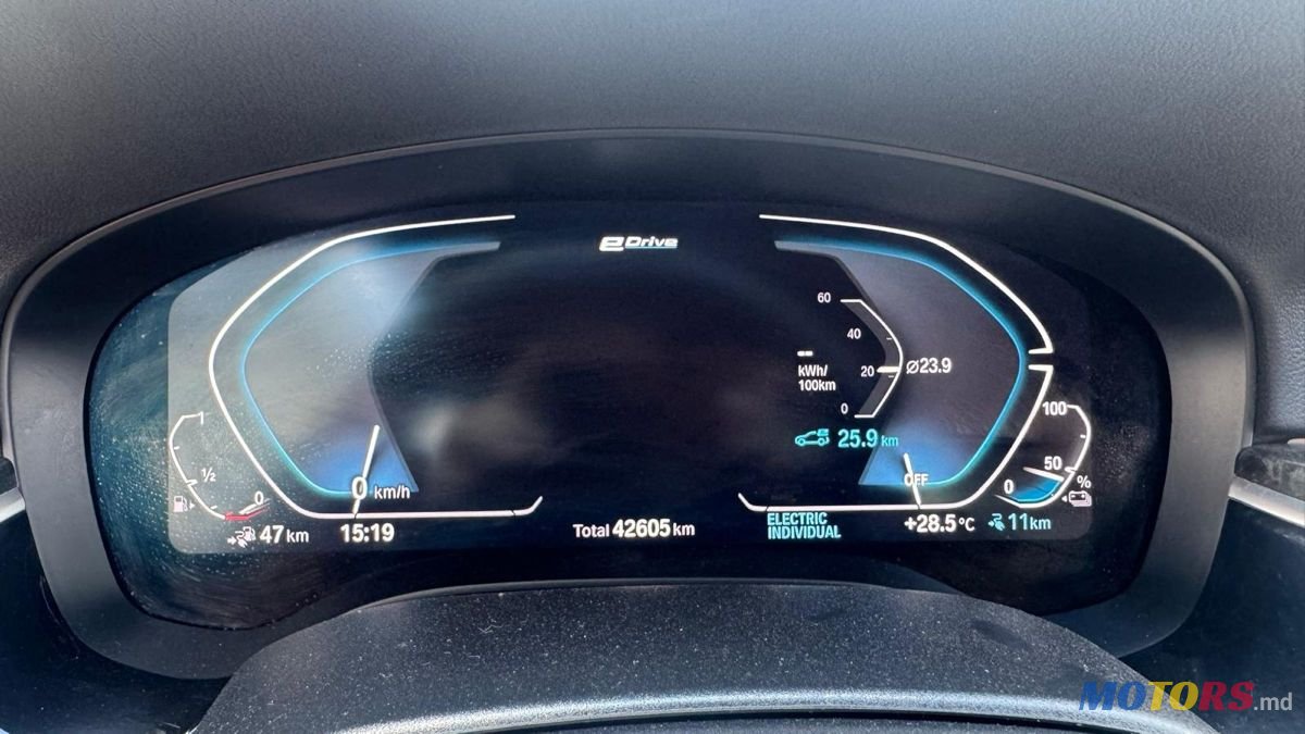 2022' BMW 5 Series photo #6