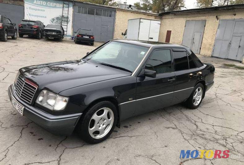 1995' Mercedes-Benz E photo #1