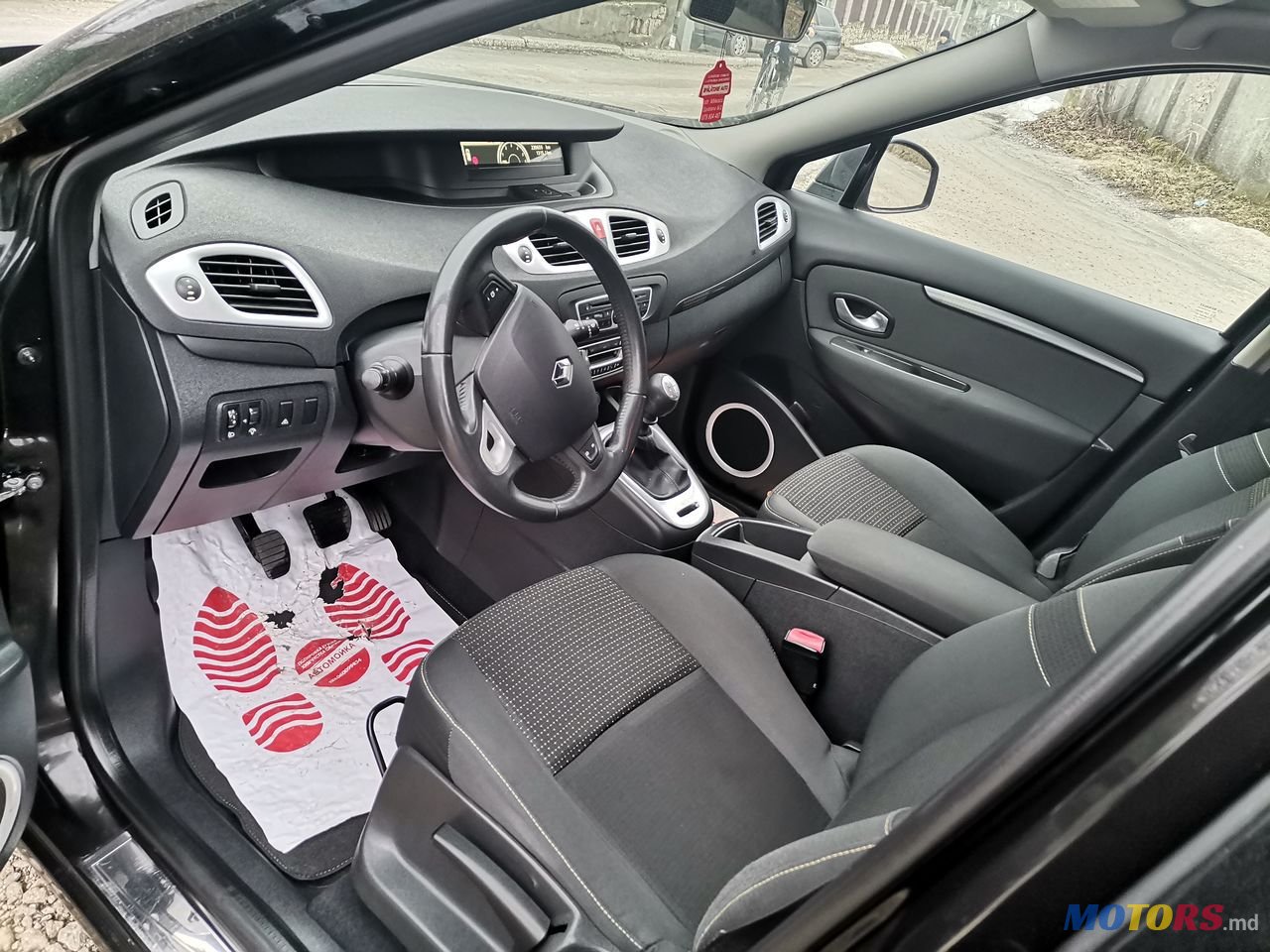 2009' Renault Grand Scenic photo #6